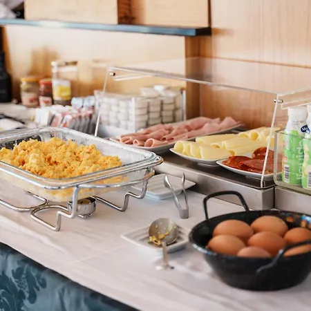 ホテル Design & Wine 4*