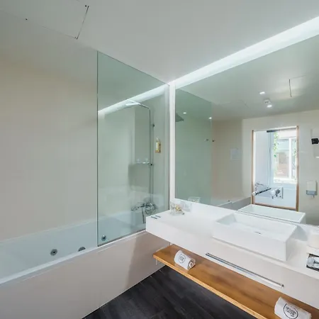 Design & Wine ホテル カミーニャ