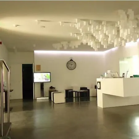 Design & Wine ホテル カミーニャ